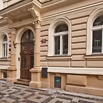 Unique 4* Prague