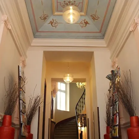 Hotel Trevi