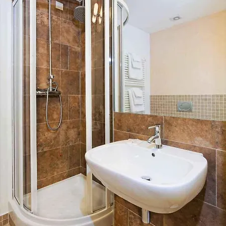 Unique 4* Prague