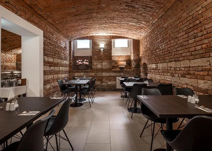 Unique Hotel 4*