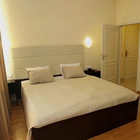 Hotel Trevi
