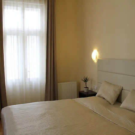 Hotel Trevi 4*