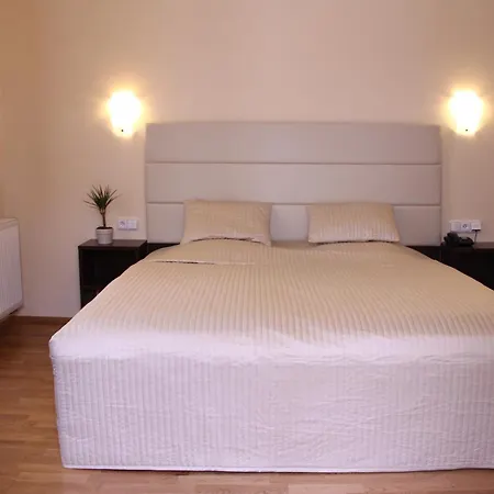 Hotel Trevi 4*