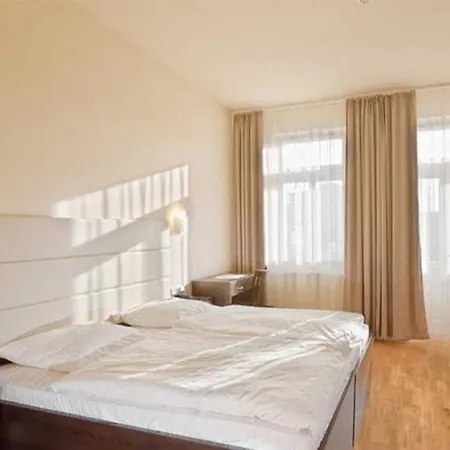 Unique 4* Prague