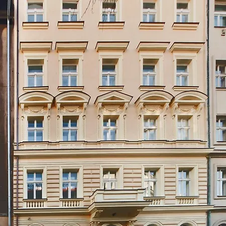 Unique 4* Prague