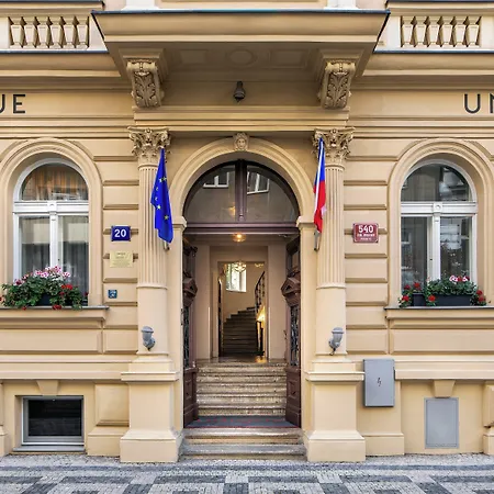 Hotel Unique