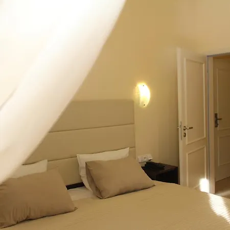 Trevi 4* Praha