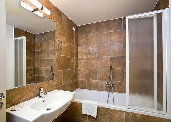 Hotel Unique 4*