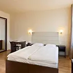 Unique 4*