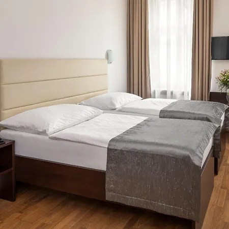Unique Hotell 4*