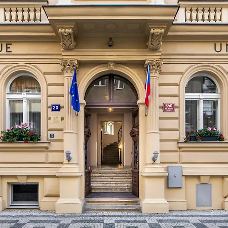 Unique Hotell 4*