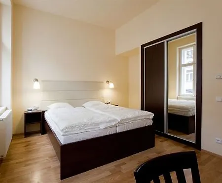 Trevi Hotel