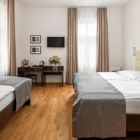 Ξενοδοχείο Unique 4*